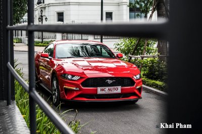 Ảnh chụp trước xe Ford Mustang 2020