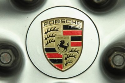 Logo xe ô tô Porsche ý nghĩa đơn thuần.