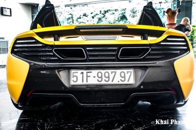 Ảnh đuôi xe McLaren 650S Spider từng của Minh Nhựa