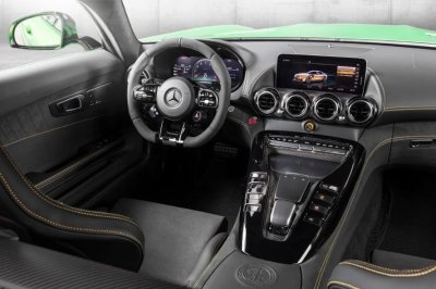 Không gian nội thất Mercedes-AMG GT R tại Việt Nam 1