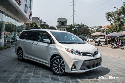 Ảnh đầu xe Toyota Sienna 2020