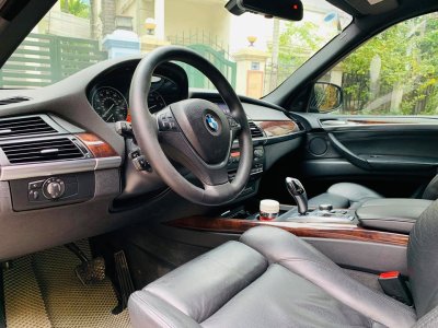 BMW X5 chạy hơn 10 năm giá ngang Toyota Vios mới - Ảnh 1.
