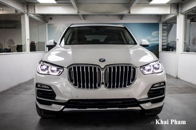 Ảnh chính diện đầu xe BMW X5 xDrive 40i xLine Plus 2020