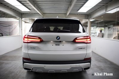 Ảnh chính diện đuôi xe BMW X5 xDrive 40i xLine Plus 2020