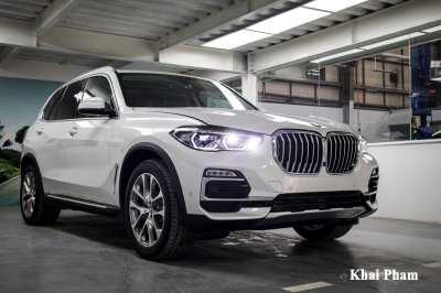 Ảnh đầu xe trái BMW X5 xDrive 40i xLine Plus 2020