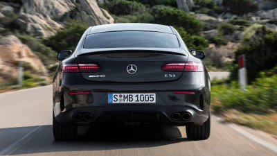 Mercedes-AMG E53 với ngôn ngữ thiết kế quen thuộc.