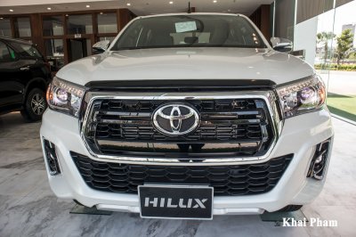 Ảnh đầu xe Toyota Hilux 2020