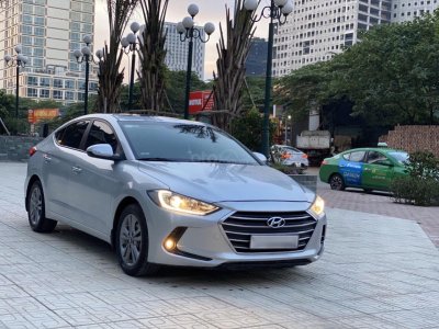 Hình ảnh Hyundai Elantra 1.6AT 2016.