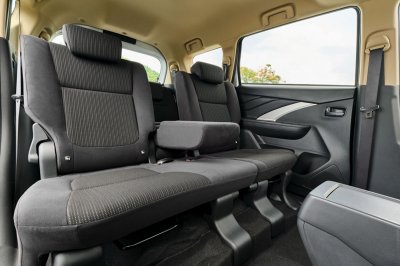 Không gian nội thất rộng rãi vẫn là thế mạnh của Mitsubishi Xpander 2020 MT.