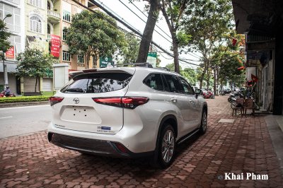 Ảnh đuôi xe  Toyota Highlander Limited 2020 