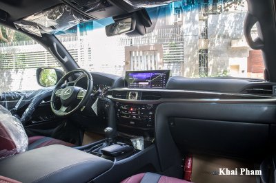 Ảnh khoang lái xe Lexus LX 570 Super Sport Black Edition 2020