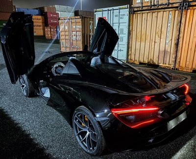 Khu công McLaren 720S Spider Black Edition 2020 đầu tiên tại Việt Nam 3 Khu công McLaren 720S Spider Black Edition 2020 đầu tiên tại Việt Nam a3