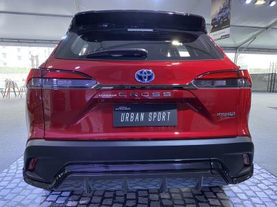 Ảnh chính diện đuôi xe oyota Corolla Cross 2020