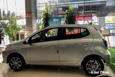 Cận cảnh xe Toyota Wigo 2020 nâng cấp tại đại lý, sẵn sàng đến tay khách Việt 7 Ảnh chính diện thân xe Toyota Wigo 2020