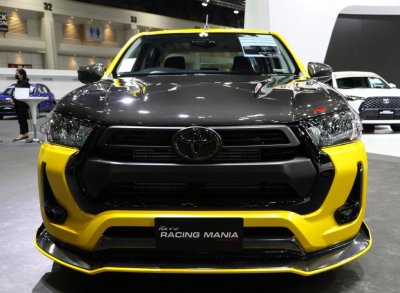 [BIMS 2020] Toyota Hilux Revo Racing Mania hầm hố.