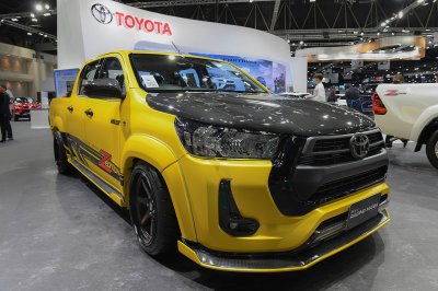 [BIMS 2020] Toyota Hilux Revo Racing Mania trình làng.