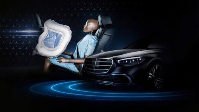 Chơi trội, Mercedes-Benz S-Class 2021 gắn thêm túi khí cho ghế sau.
