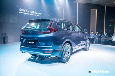 Phần đuôi xe của Honda CR-V 2020 chỉ tinh chỉnh nhẹ ở khu vực cản sau Phần đuôi xe của Honda CR-V 2020 chỉ tinh chỉnh nhẹ ở khu vực cản sau.