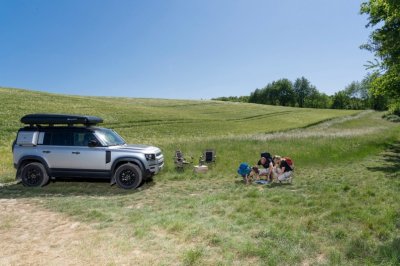 Land Rover Defender sẵn sàng ra mắt người dùng Châu Á.