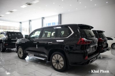 Giá xe RollsRoyce Cullinan mới nhất 2023 tại Việt Nam  Tinxe