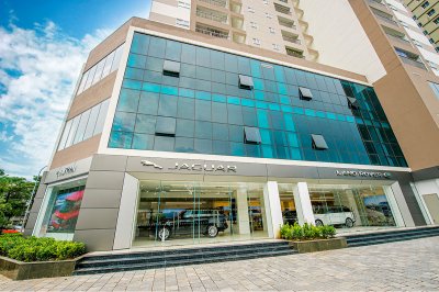 phòng trưng bày Jaguar Land Rover đầu tiên tại Hà Nội phòng trưng bày Jaguar Land Rover đầu tiên tại Hà Nội.