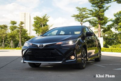 Toyota Corolla Altis 2020 về đại lý: Thêm trang bị, giảm giá bán quyết đấu Mazda 3 2 Ảnh đầu xe Toyota Corolla Altis 2020 phải