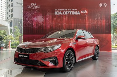 Kia Optima giảm 30 - 50 triệu đồng Kia Optima giảm 30 - 50 triệu đồng 1
