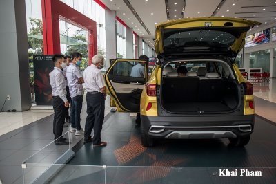 Kia Seltos được quan tâm hơn Toyota Corolla Cross những ngày đầu về đại lý a3