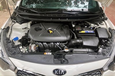 Khoang động cơ xe Kia K3 2014 Khoang động cơ xe Kia K3 2014 1