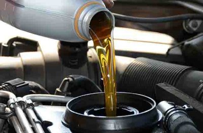 Dầu động cơ thường có màu Dầu động cơ thường có màu