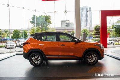 Ảnh chính diện thân xe Kia Seltos Premium 2020 