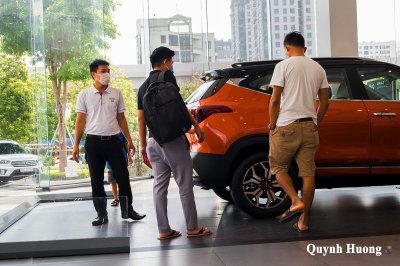 Kia Seltos Premium 2020 về đại lý, khách nôn nóng muốn nhận xe, chấp nhận mua Kia Seltos Premium 2020 về đại lý, khách nôn nóng muốn nhận xe, chấp nhận mua