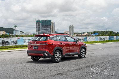 Người tiêu dùng Việt dần nâng cấp phương tiện di chuyển, Toyota Corolla Cross mở đường - Ảnh 1 Người tiêu dùng Việt dần nâng cấp phương tiện di chuyển, Toyota Corolla Cross mở đường - Ảnh 1.