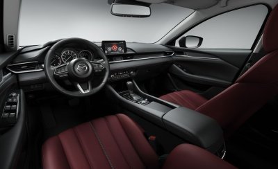 Mazda 6 Carbon Edition năm 2021 đã được thêm vào bộ sưu tập với phong cách thể thao và đầy lôi cuốn. Với màu sơn cao cấp và các trang bị cao cấp, Mazda 6 Carbon Edition năm 2021 chắc chắn sẽ khiến bạn sống động hơn bao giờ hết.