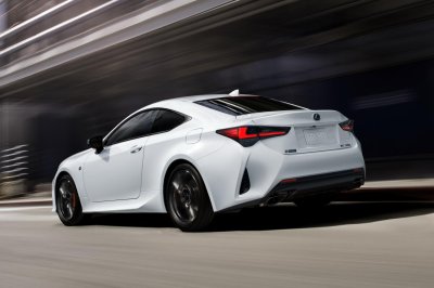 Lexus RC 2021 tinh chỉnh nhẹ.