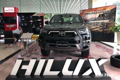 Toyota Hilux Adventure 2020 tại Việt Nam có gì để đấu Ford Ranger Wildtrak? a3