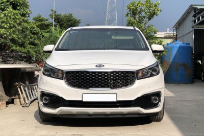 Thiết kế đầu xe Kia Sedona 2018 1