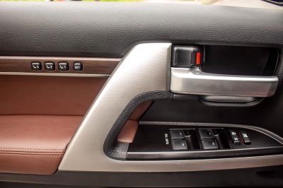 Toyota Land Cruiser cũ nhập Nga bán lại giá cao hơn xe Toyota Land Cruiser cũ nhập Nga bán lại giá cao hơn xe