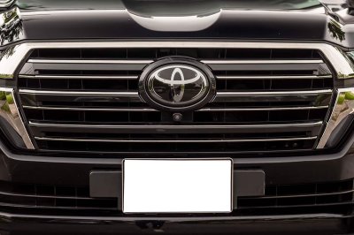Toyota Land Cruiser cũ nhập Nga bán lại giá cao hơn xe "đập hộp" chính hãng a7
