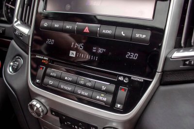 Toyota Land Cruiser cũ nhập Nga bán lại giá cao hơn xe Toyota Land Cruiser cũ nhập Nga bán lại giá cao hơn xe