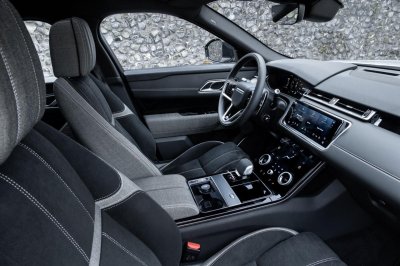 Range Rover Velar 2021 hiện đại.