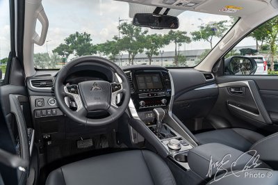 Không gian khoang cabin Mitsubishi Pajero Sport 2020 1