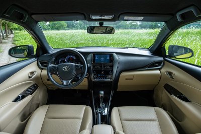 Khu vực cabin xe Toyota Yaris 2021.