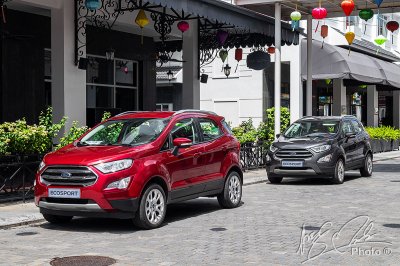 Ngay cả xe cỡ trung Ford Forcus sử dụng động cơ có dung tích 1.0 lít. Ngay cả xe cỡ trung Ford Forcus sử dụng động cơ có dung tích 1.0 lít