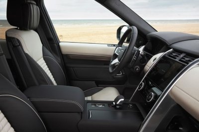 Land Rover Discovery 2021 tích hợp loạt công nghệ tiện lợi tân tiến Land Rover Discovery 2021 tích hợp loạt công nghệ tiện lợi tân tiến.