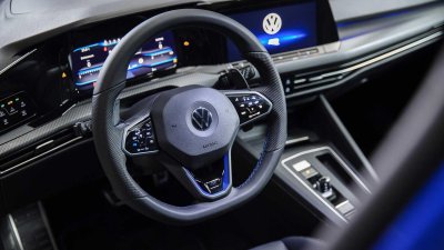 Volkswagen Golf R 2022 bắt mắt với từng chi tiết Volkswagen Golf R 2022 bắt mắt với từng chi tiết.