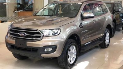 Giá Ford Ranger và Everest tại đại lý giảm mạnh đẩy hàng tồn.