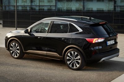 Ngoại hình tổng thể Ford Escape Hybrid 2021 Ngoại hình tổng thể Ford Escape Hybrid 2021 1
