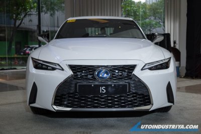 Lexus IS 2021 Premier thân thiện môi trường Lexus IS 2021 Premier thân thiện môi trường.