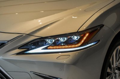 Cụm đèn pha xe Lexus ES 2021 Cụm đèn pha xe Lexus ES 2021 1